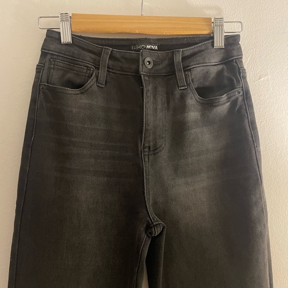 Fashion Nova High-waisted Jeans - Picture 2 of 5